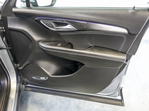 Used 2025 Buick Envision Preferred image 32