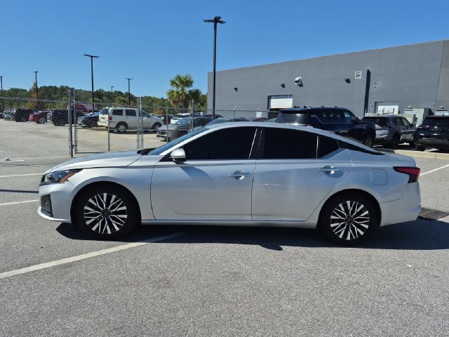 Certified 2023 Nissan Altima 2.5 SV FWD image 7