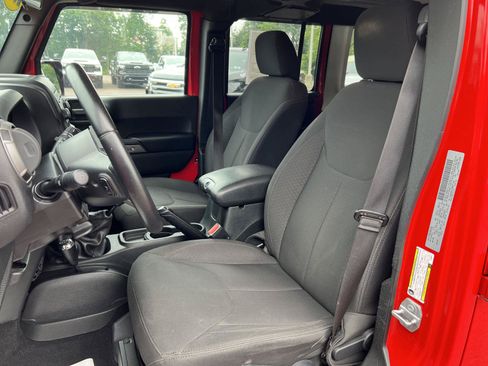 Used 2018 Jeep Wrangler Unlimited Sport AWD/4WD image 10