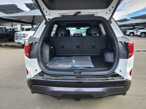 New 2026 GMC Terrain AT4 w/ Technology Package II AWD/4WD image 23