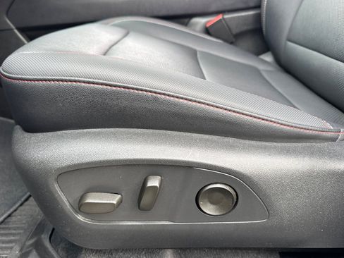 Used 2025 Chevrolet Traverse Z71 image 14