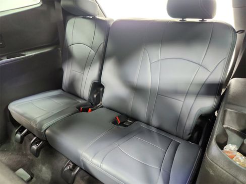 Used 2024 Buick Enclave Premium image 38