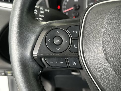 Used 2022 Toyota Corolla Cross LE image 19