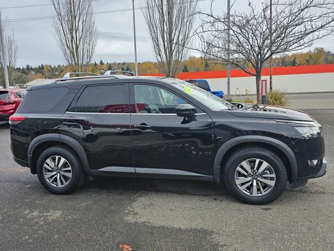 Used 2022 Nissan Pathfinder SL image 4