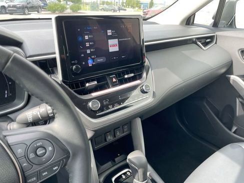 Used 2025 Toyota Corolla Cross XLE image 22