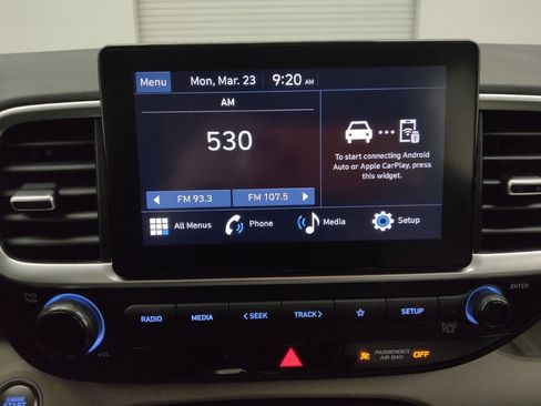 Used 2024 Hyundai Venue SEL image 25