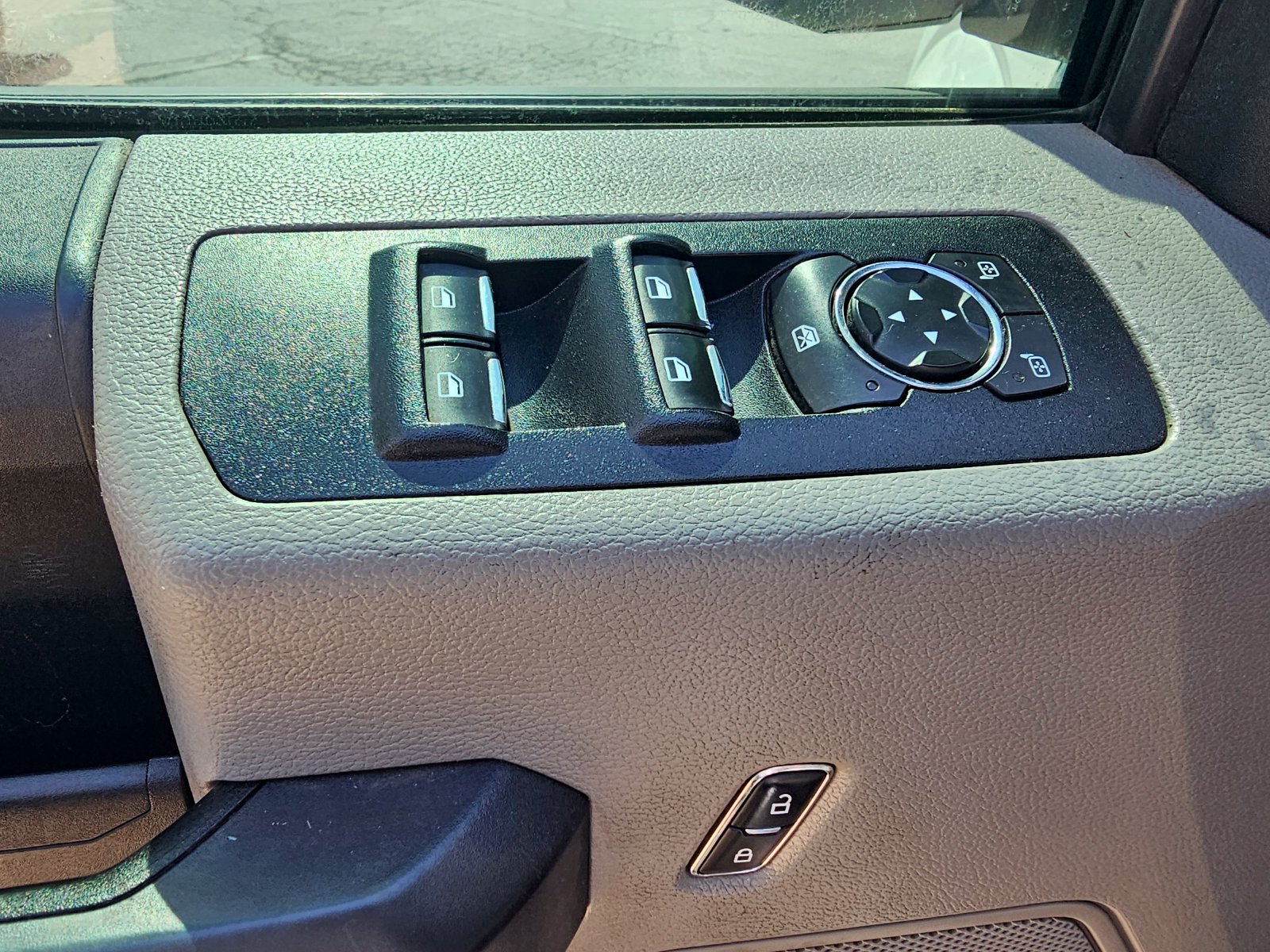 Used 2018 Ford F150 XL w/ Equipment Group 101A Mid AWD/4WD image 13
