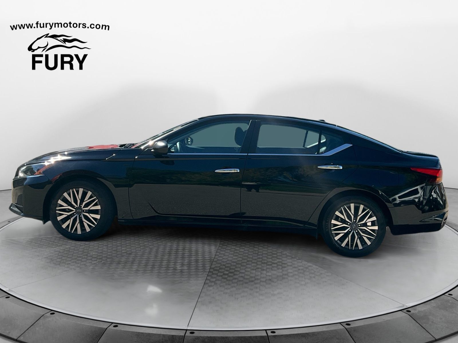 Used 2025 Nissan Altima 2.5 SV FWD image 7