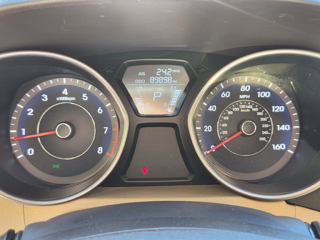 Used 2012 Hyundai Elantra Limited w/ Technology Pkg 5 FWD image 26