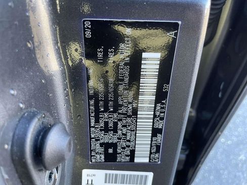 Used 2020 Toyota Highlander LE image 10