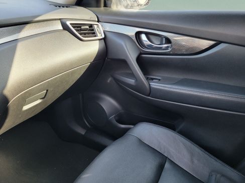 Used 2016 Nissan Rogue SL FWD image 18