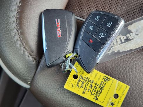 Used 2023 GMC Sierra 1500 Denali w/ Denali Reserve Package image 33