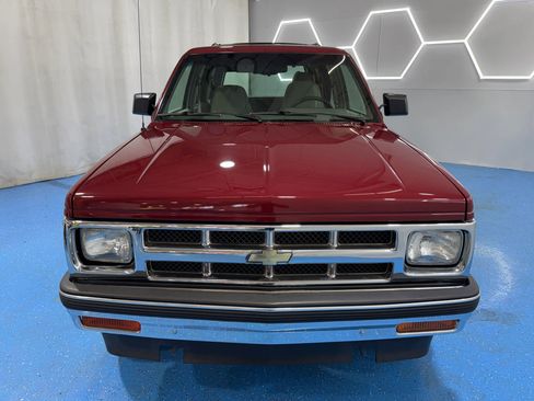 Used 1994 Chevrolet S10 Pickup 4WD 4-Door image 3