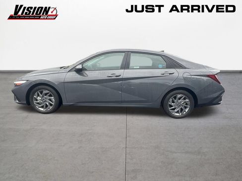 Used 2024 Hyundai Elantra SEL FWD image 4