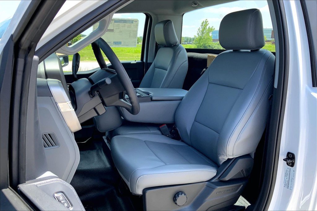 New 2026 Ford F550 4x4 Regular Cab Super Duty image 9