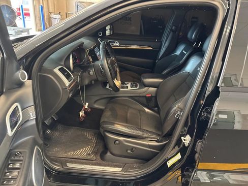 Used 2018 Jeep Grand Cherokee Trackhawk AWD/4WD image 3
