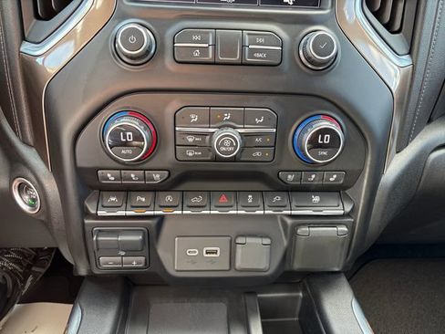 Used 2020 Chevrolet Silverado 1500 High Country AWD/4WD image 17