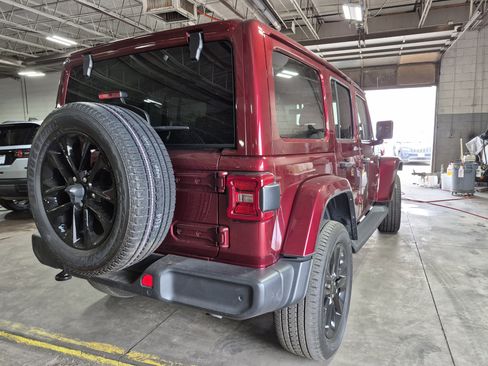 Used 2021 Jeep Wrangler Sahara w/ Cold Weather Group image 18