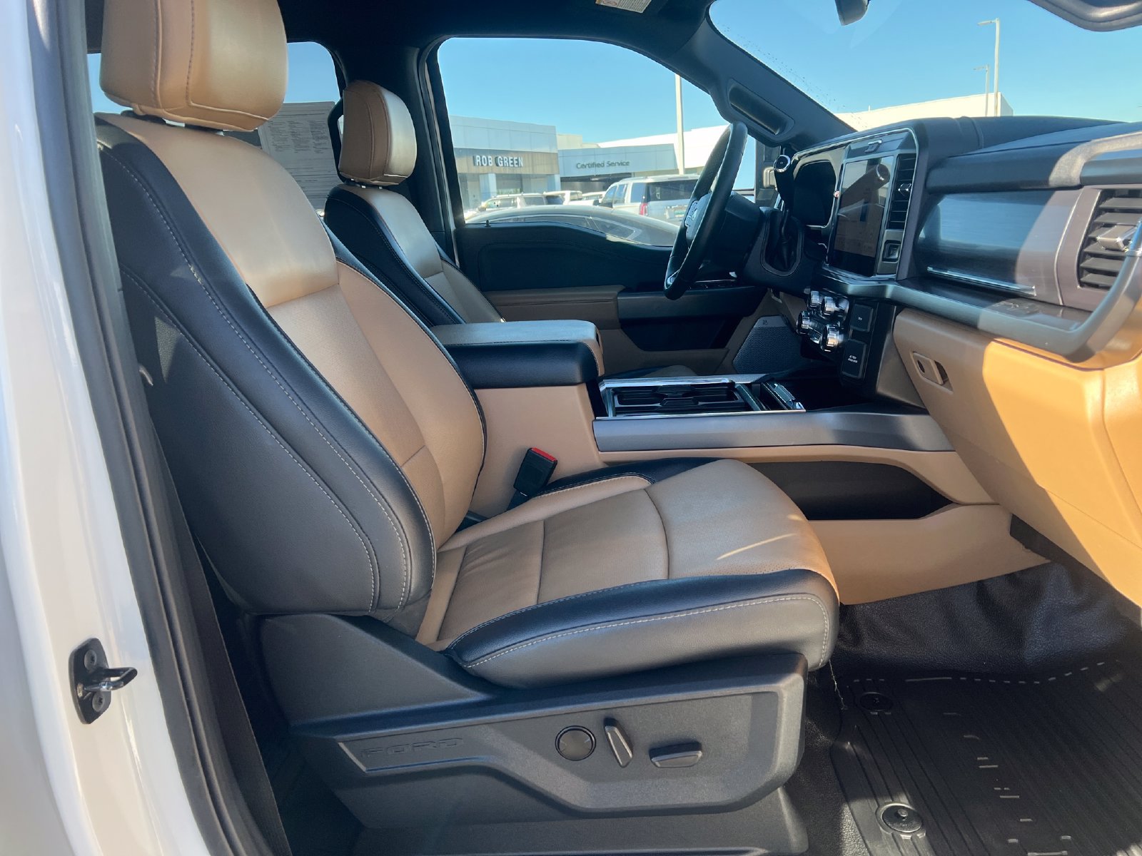 Used 2025 Ford F350 Lariat w/ Black Appearance Package AWD/4WD image 17