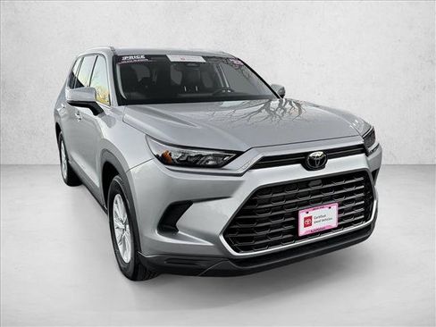 Certified 2025 Toyota Grand Highlander AWD image 3