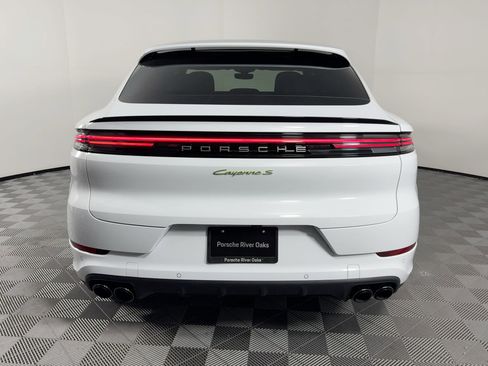 Used 2026 Porsche Cayenne S image 10
