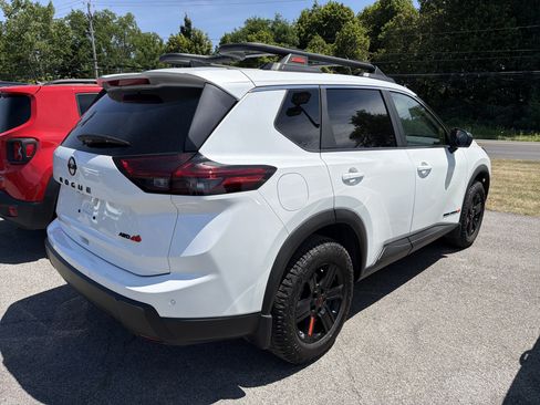 Used 2026 Nissan Rogue SV AWD/4WD image 7