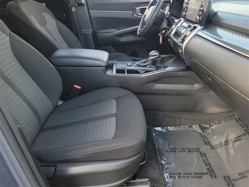 Used 2023 Kia Sorento LX image 20