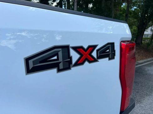 Used 2022 Ford F250 XL w/ Power Equipment Group AWD/4WD image 12