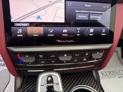 Used 2022 Maserati Quattroporte Modena Q4 image 18