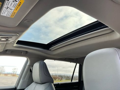 Used 2023 Toyota Highlander Limited image 26