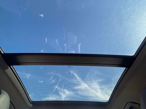 Used 2017 Audi Q3 2.0T Premium Plus w/ Premium Plus Package image 19