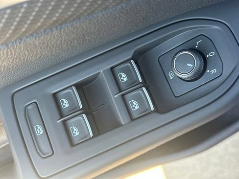 Used 2022 Volkswagen Golf R AWD/4WD image 13