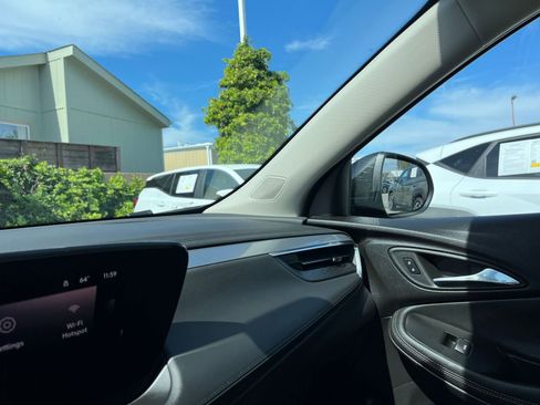 Used 2025 Buick Encore GX Preferred image 36