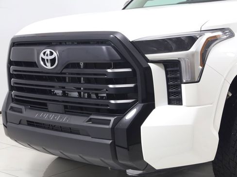 Used 2024 Toyota Tundra SR AWD/4WD image 50