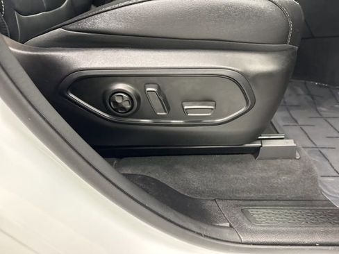 Used 2023 Jeep Grand Cherokee Limited AWD/4WD image 26
