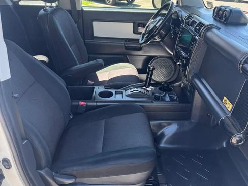 Used 2008 Toyota FJ Cruiser 4WD image 30