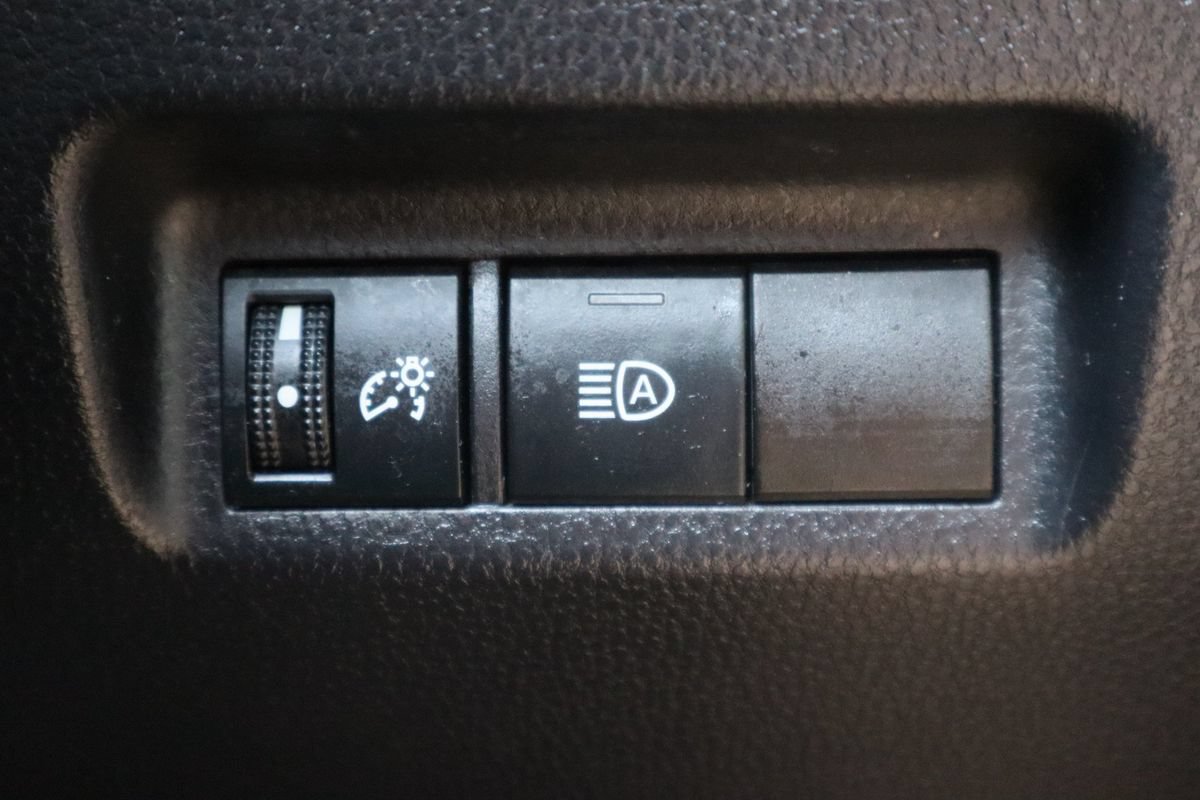 Used 2021 Toyota RAV4 LE w/ Carpet Mat Package (TMS) AWD/4WD image 28