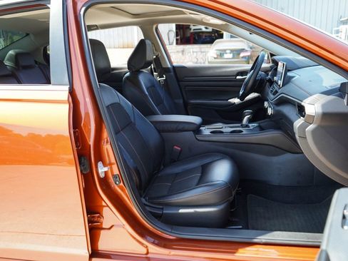 Used 2020 Nissan Altima 2.5 SR w/ Premium Package FWD image 13