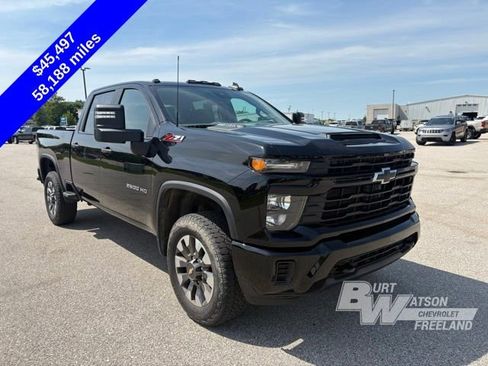 Used 2024 Chevrolet Silverado 2500 Custom w/ Custom Value Package AWD/4WD image 9