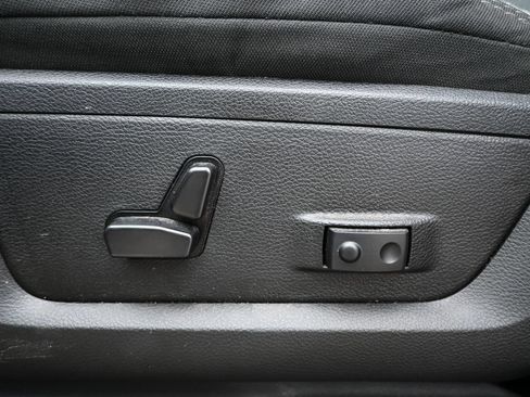 Used 2024 RAM 2500 Big Horn AWD/4WD image 8