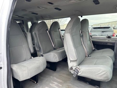 Used 2010 Ford E-350 and Econoline 350 XLT image 21