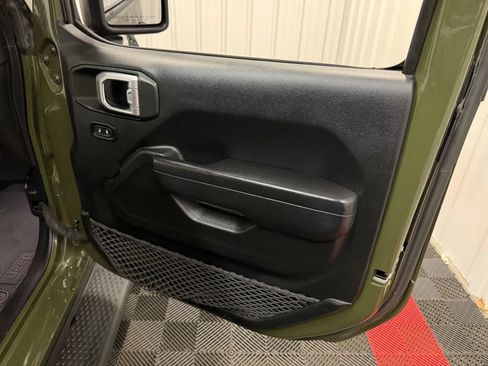 Used 2020 Jeep Wrangler Unlimited Sport S AWD/4WD image 46