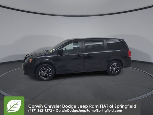 Used 2017 Dodge Grand Caravan SE FWD image 8