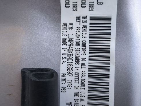 Used 2010 Jeep Grand Cherokee Laredo image 32