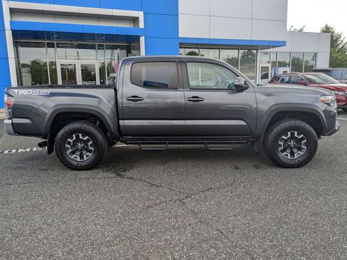 Used 2022 Toyota Tacoma TRD Off-Road image 8