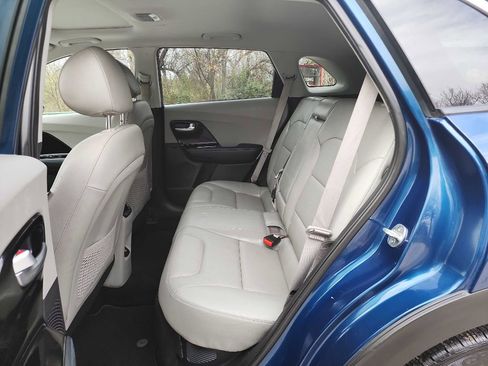 Used 2019 Kia Niro Touring image 25