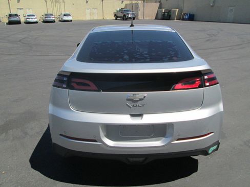 Used 2014 Chevrolet Volt Premium w/ Premium Trim Package FWD image 5