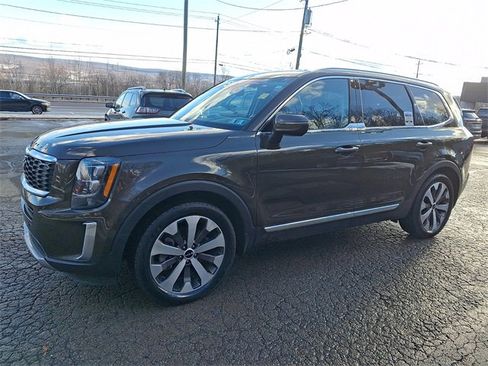Certified 2022 Kia Telluride EX w/ EX Premium Package image 3