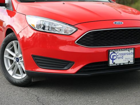 Certified 2017 Ford Focus SE FWD image 31
