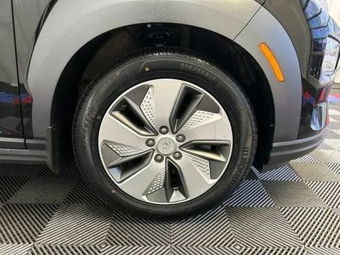 Used 2019 Hyundai Kona Limited FWD image 26
